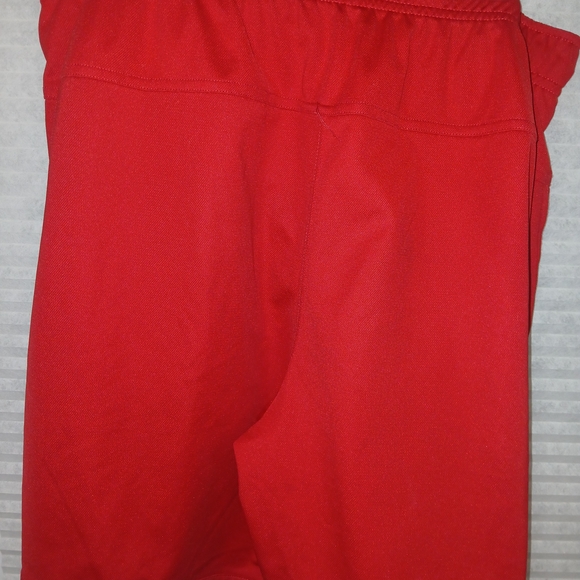Nike Red Sports Shorts with Black Logo - Picture 4 of 6